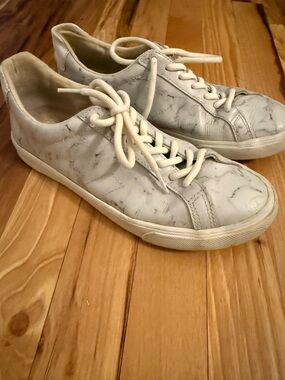 Veja Cream sneakers with marble  Texture